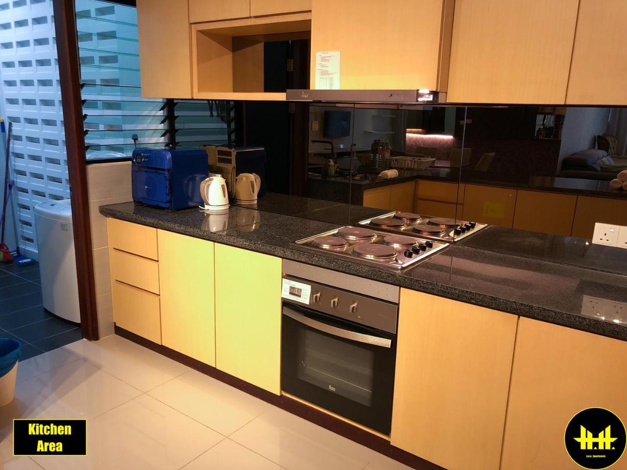 Luco Apartments @ Imperial Suites كوشنج المظهر الخارجي الصورة