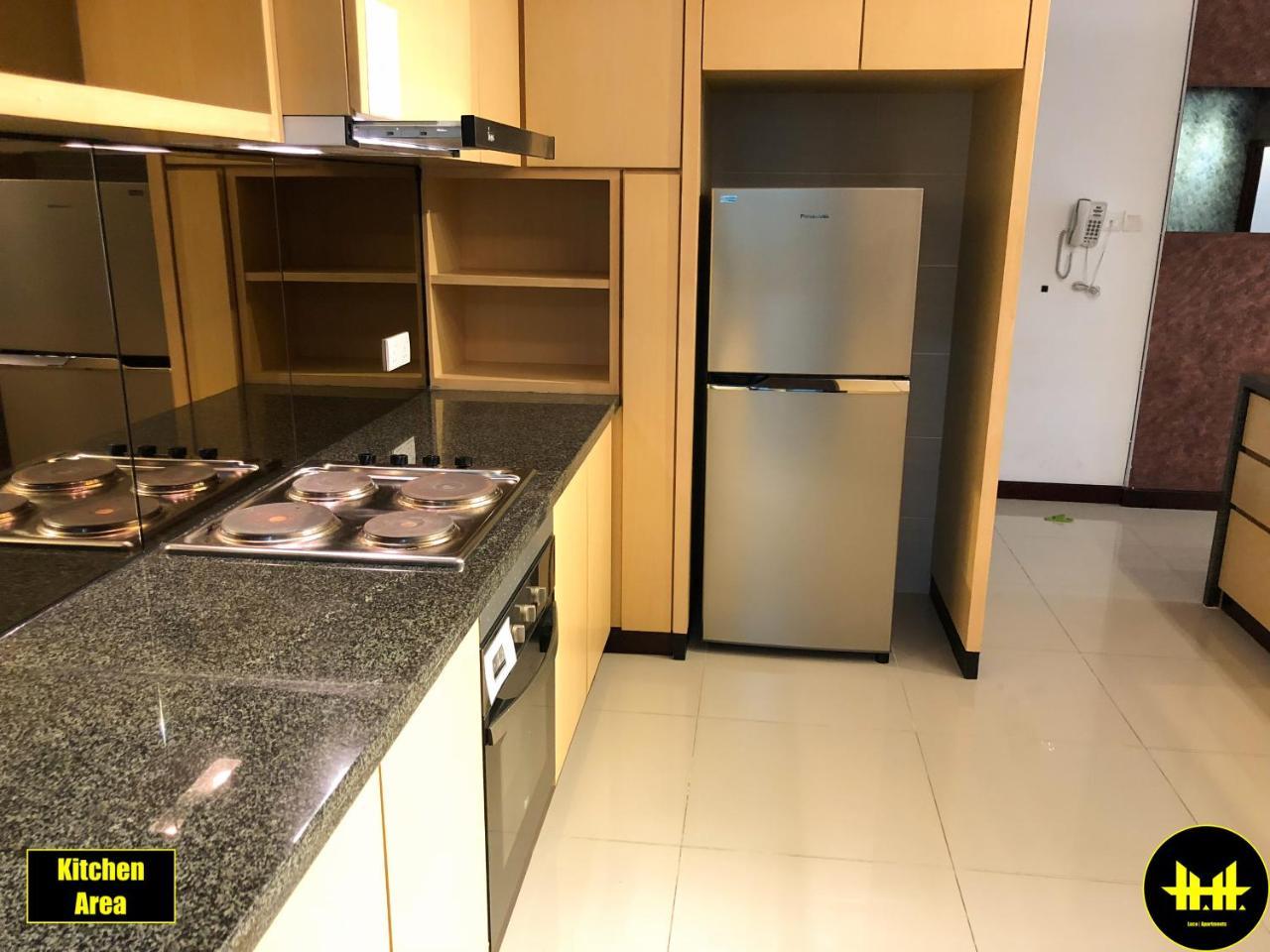 Luco Apartments @ Imperial Suites كوشنج المظهر الخارجي الصورة