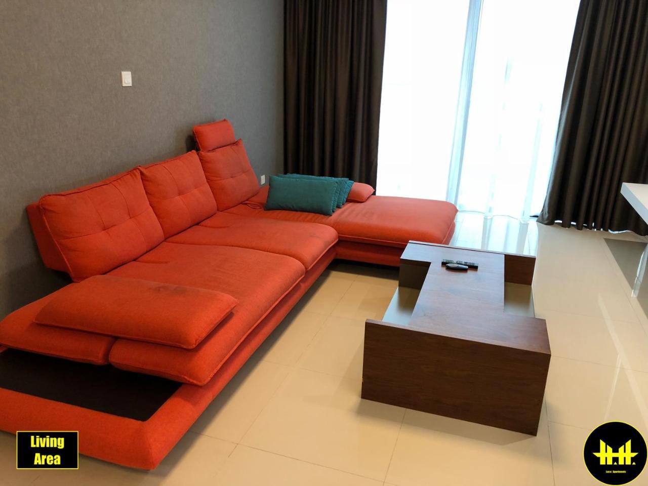 Luco Apartments @ Imperial Suites كوشنج المظهر الخارجي الصورة