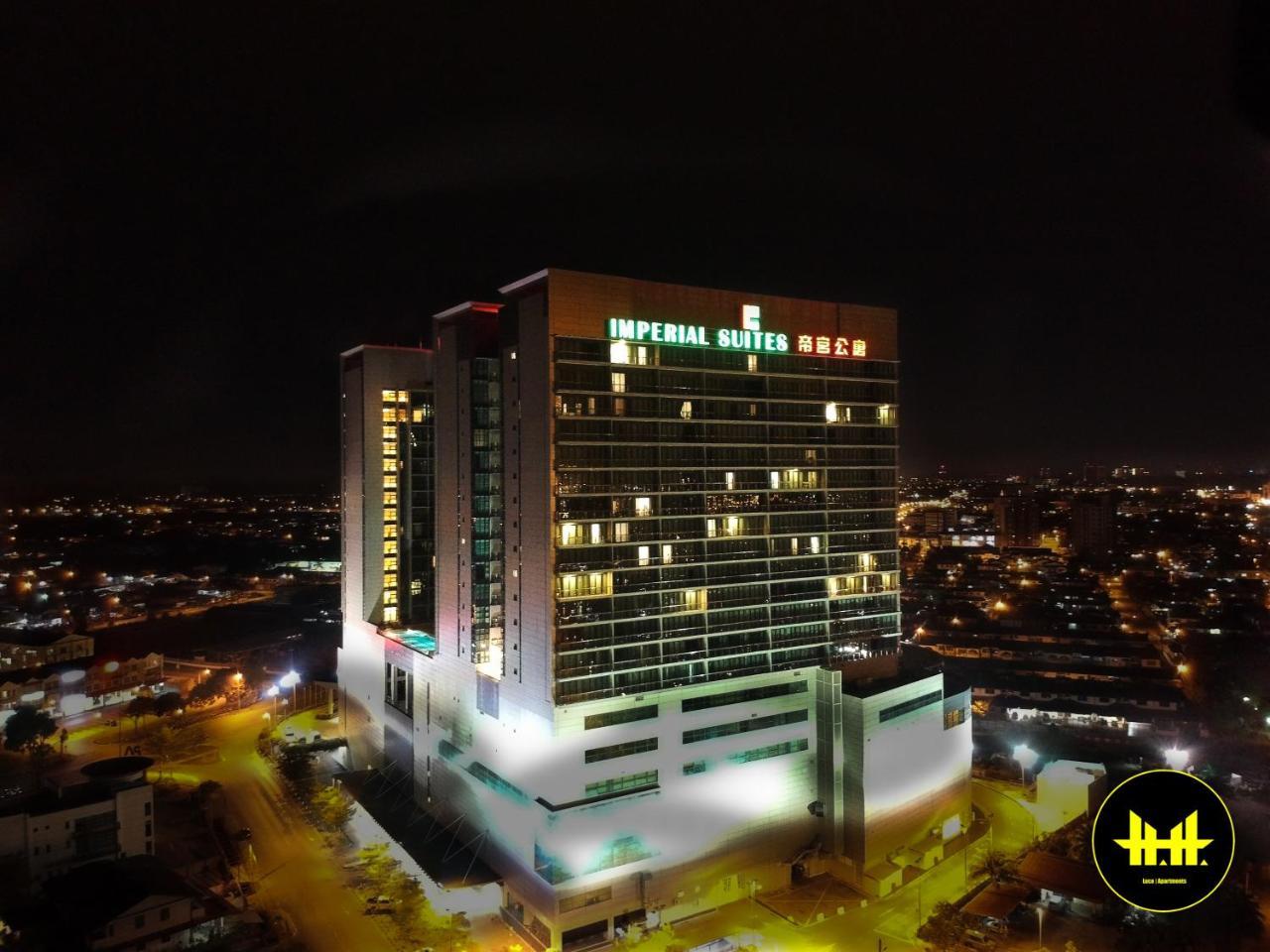 Luco Apartments @ Imperial Suites كوشنج المظهر الخارجي الصورة