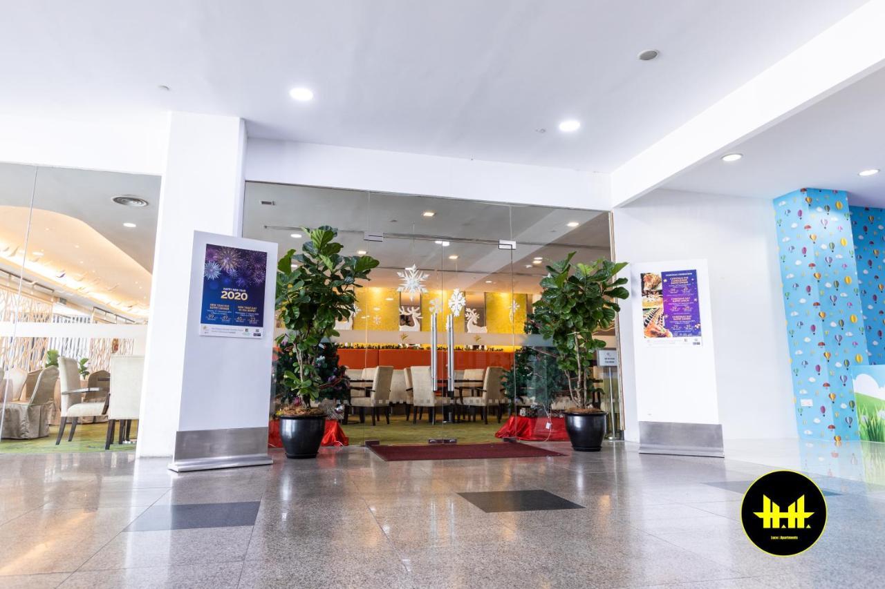 Luco Apartments @ Imperial Suites كوشنج المظهر الخارجي الصورة